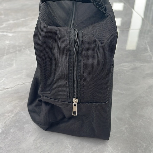 NWOT Monogrammed “R” Floral Insulated Lunch Bag With Handle - Picture 5 of 14